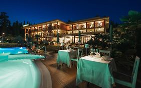 Villa Madrina Lovely And Dynamic Hotel
